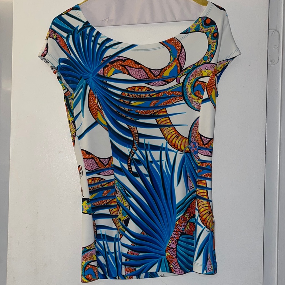 Roberto cavalli top in good condition, worn 2 times . Beautiful blue color